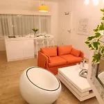 The Luxury White * Charleroi