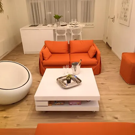 アパート The Luxury White *