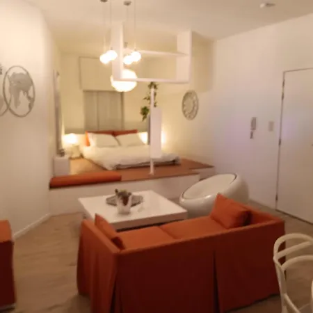 The Luxury White アパート *